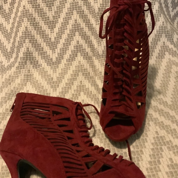 BESTON SHOES 8.5  MAROON CUTOUT PEEP TOE STILETTO HEELS - Picture 2 of 6